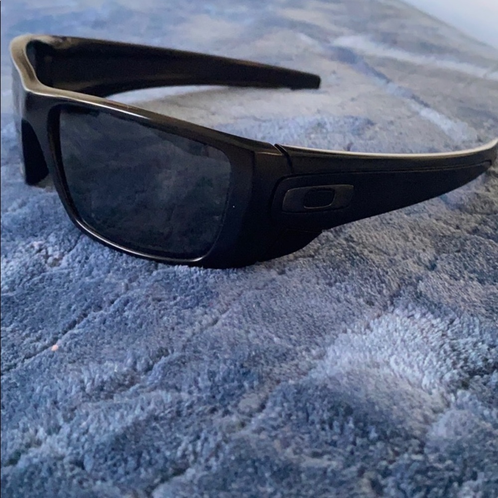 Oakley men’s sunglasses